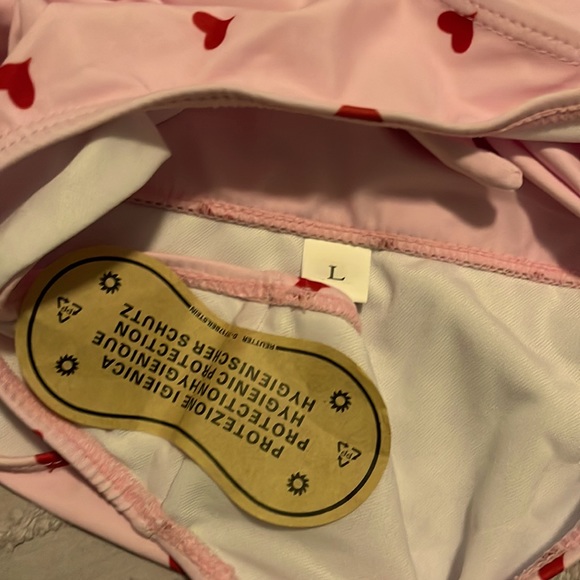 Swim suit - Picture 2 of 2